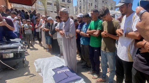 AP_25237818515999_cdf12893c1