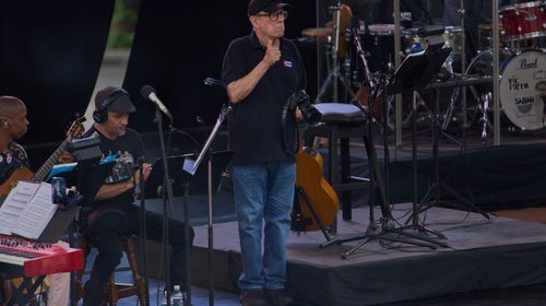 AP_25263552557995_e64870ed7f