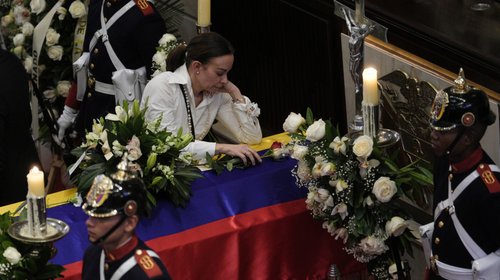 AP_25300832136676_e60b17c72d