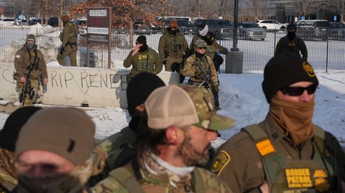 AP_26010566367330_2340cac3b2