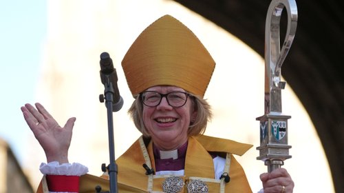 AP_26117331352823_827fab3319