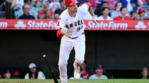 Angelinos resisten amenaza en la novena y vencen 4-3 a los Rays