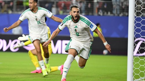 Argelia remonta y derrota 2-1 a Jordania en el Mundial FIFA™
