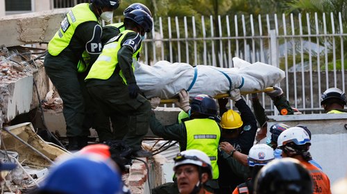Venezolanos asumen la búsqueda de desaparecidos por los sismos