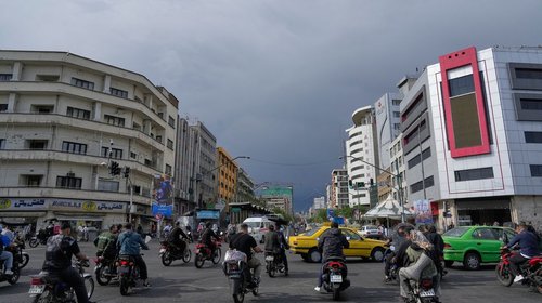 Irán ejecuta a condenado por matar a integrante de seguridad