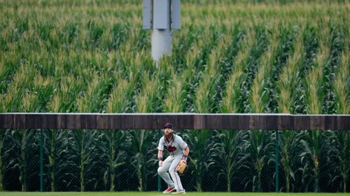 Phillies vencen a 7-1 a Mellizos en el 'Campo de los Sueños'