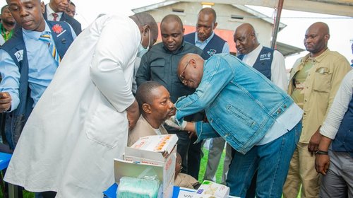 Congo inicia vacunación contra el brote más letal de ébola