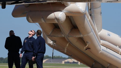 Falla en Air Force One demora viaje de Donald Trump a Texas
