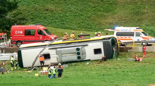 Accidente de autobús en Suiza deja 5 muertos y 40 heridos