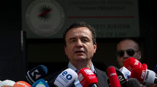 Nuevo gobierno de Kosovo enfrenta impugnación opositora