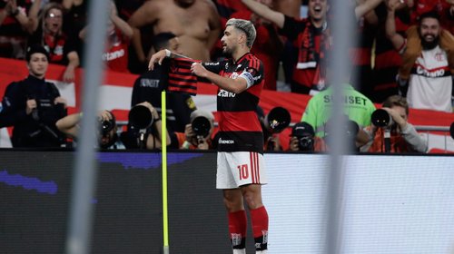 Sufre Flamengo, pero completa las semifinales de Libertadores