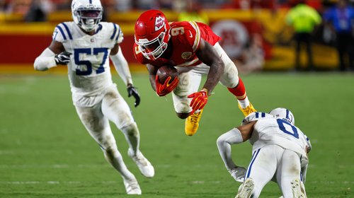 Chiefs vencen a Colts 33-30 con gol de campo en prórroga