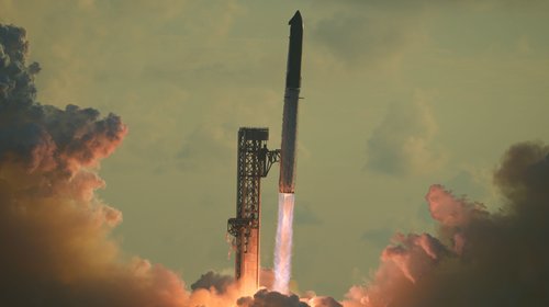 Lleva SpaceX a Starship a órbita y acorta vuelo por seguridad