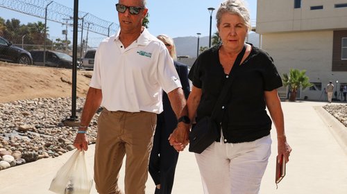 Declaran culpables a tres por el asesinato de surfistas en 2024