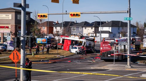 Choque múltiple en Canadá deja tres muertos y 19 heridos