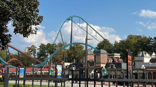 Six Flags instalará cinturones en montaña rusa de Georgia