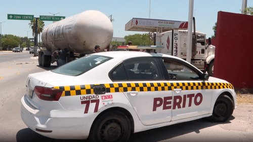 Cierran bulevar Tamaulipas tras incidente con pipa de gas