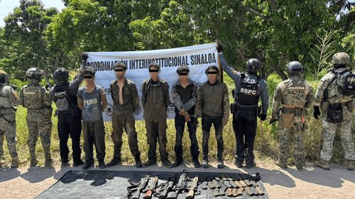 Detienen a ocho personas y aseguran explosivos en Sinaloa