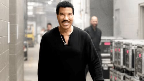 Lionel Richie permanece en cuidados intensivos tras concierto
