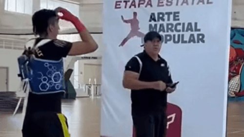 Entrenador protagoniza altercado frente a pequeños atletas