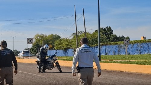 Tránsito de Altamira alerta por menores que conducen motocicletas