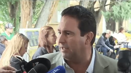 Javier Díaz pide atender quejas por agua turbia en Saltillo