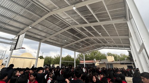 Entregan techumbre para dos secundarias ubicadas en Saltillo