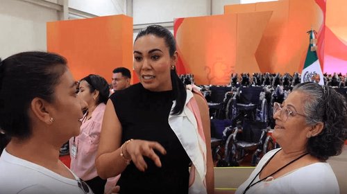 DIF Nuevo León entrega apoyos auditivos, visuales y de movilidad