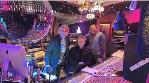Foto de Luis Miguel en estudio aviva rumores de nuevos sencillos