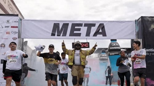 Reúne Magic Color Run a 1,600 corredores en Santiago