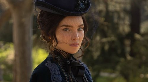Revelan nuevas imagenes de Belinda como Carlota