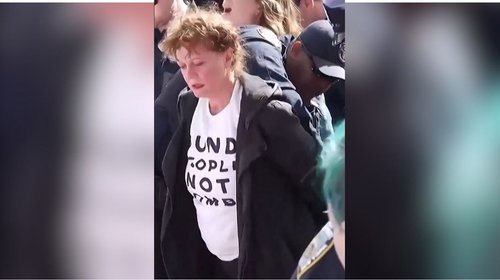 Detienen a Susan Sarandon durante protesta contra Netanyahu