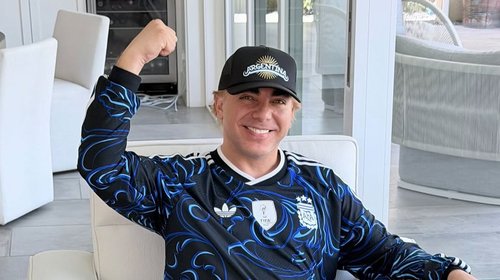 ¿Gallo albiceleste? Cristian Castro celebra triunfo de Argentina