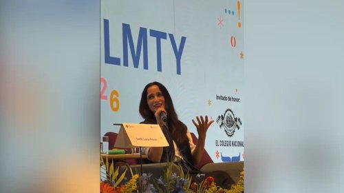 Presenta Julieta Venegas su libro 'Norteña' en la FIL Monterrey