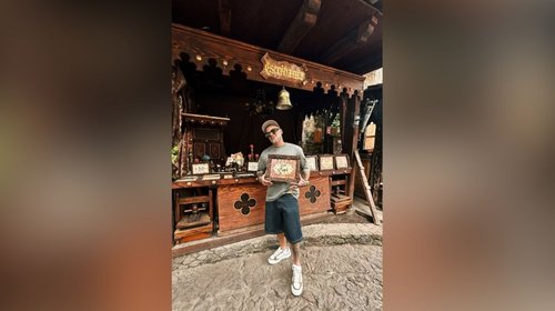 Presume Pedro Capó su visita a pintoresca villa en México