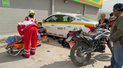 Termina motociclista en el hospital tras choque en Saltillo