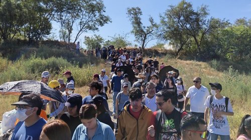 Limpian el río Pesquería y retiran 2.5 toneladas de basura