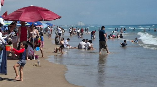Aumentan rescates de bañistas en Playa Miramar