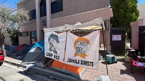 Cuestionan trabajadores del IMSS consulta sobre salarios 