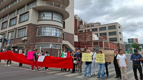 Toman calles por tercer día consecutivo trabajadores del IMSS