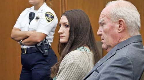 Declaran nulo el juicio contra Lindsay Clancy en EUA