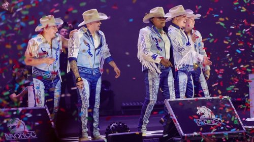 Hacen historia Bronco e Invasores en concierto en Monterrey