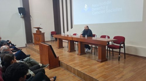 Kemchs advierte riesgos de censura por la llamada 'Ley Antimemes'