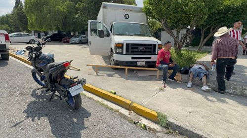 Embiste automóvil a motociclista en la colonia Topochico