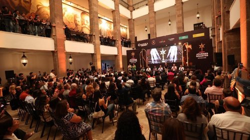 Coahuila premia a 36 jóvenes y reparte bolsa de 620 mil pesos