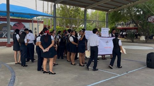 Protestan en la Normal Mainero por acoso y falta de clases