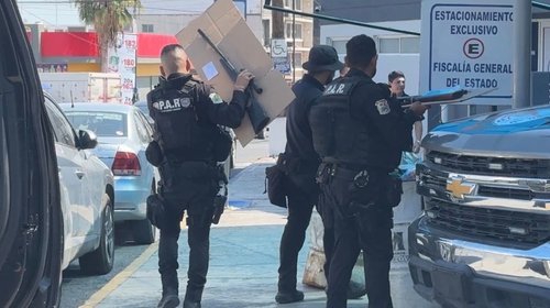  Aseguran cinco armas y droga durante cateo en Monclova