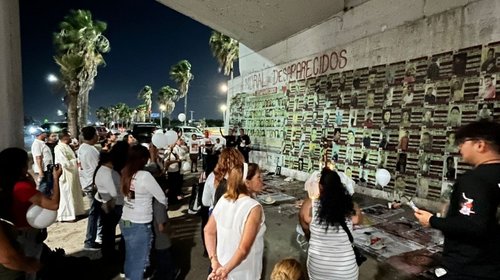 Entre velas y memorias, familias de desaparecidos realizan velada