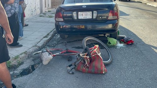 Resulta adulto mayor lesionado tras accidente vial en cruce