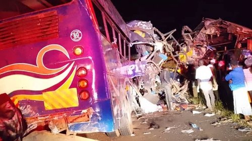 Mueren 20 niños y un adulto en accidente de autobús en Uganda